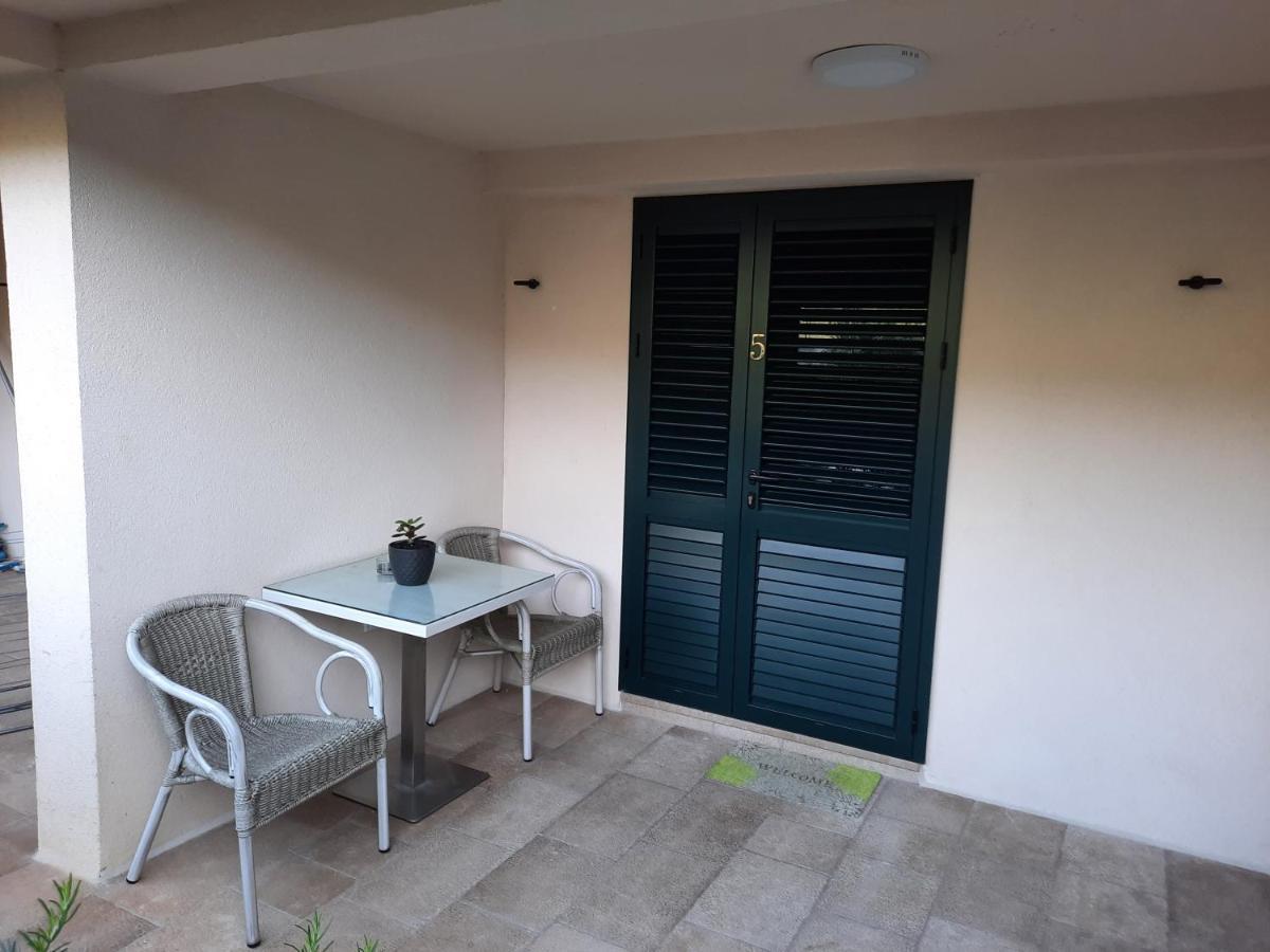 Square Point Apartments Kotor Exterior photo