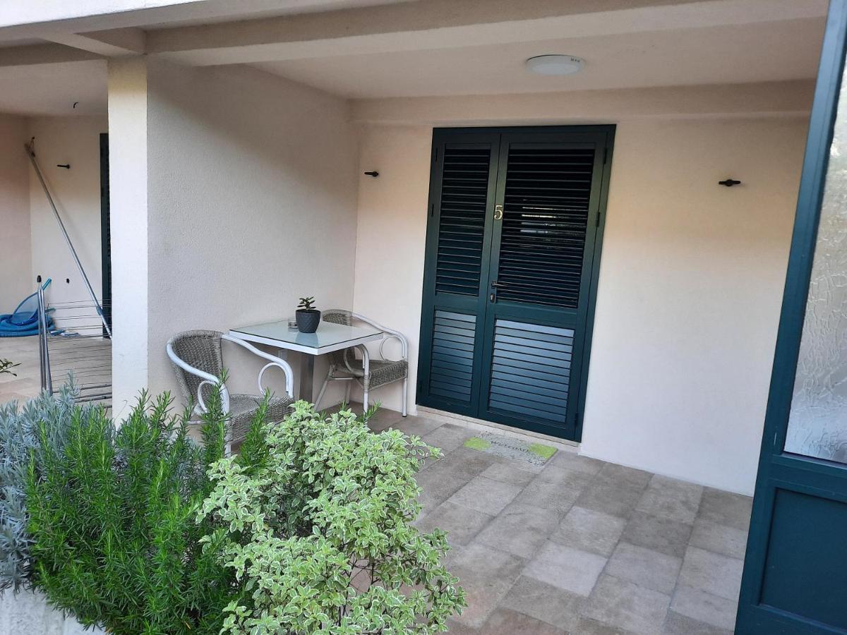 Square Point Apartments Kotor Exterior photo